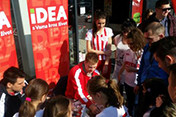 Košarkaši Zvezde posetili IDEA prodavnicu u Nišu
